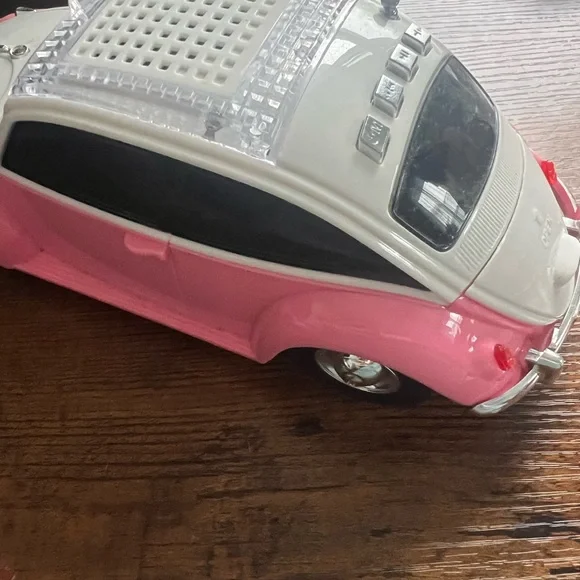 Bluetooth speaker, portable VW Bug Car pink white - Picture 3 of 7